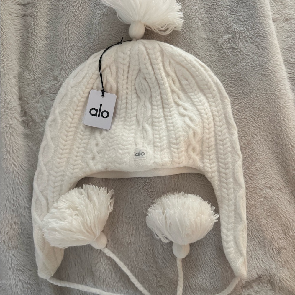 ALO Yoga Cream Cable Knit Pom-Pom Hat
